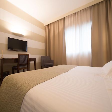 Hotel Motel Ascot Лиссоне Экстерьер фото