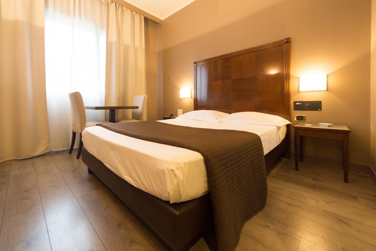 Hotel Motel Ascot Лиссоне Экстерьер фото