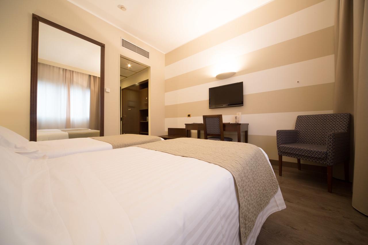 Hotel Motel Ascot Лиссоне Экстерьер фото