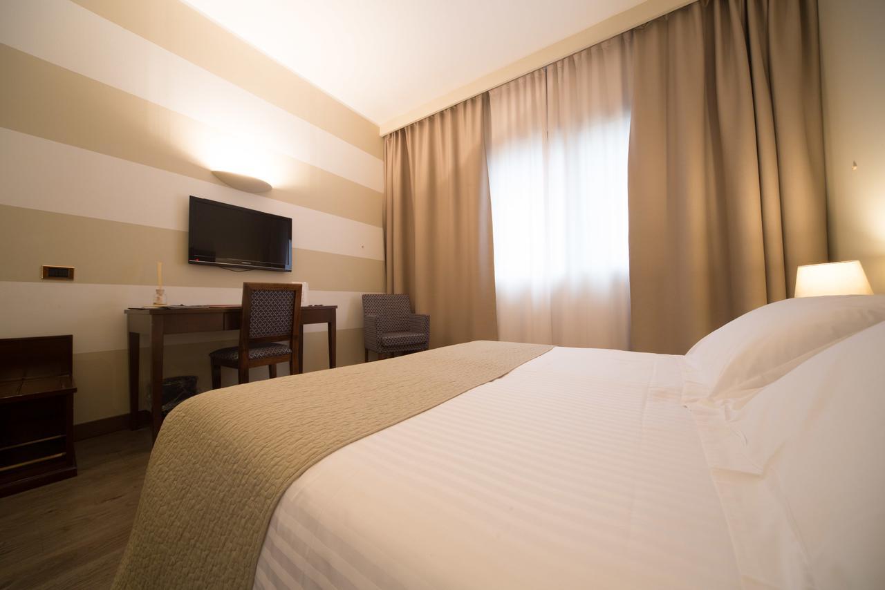 Hotel Motel Ascot Лиссоне Экстерьер фото