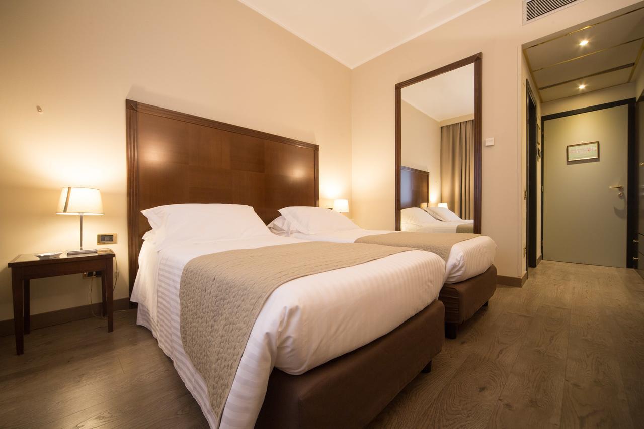 Hotel Motel Ascot Лиссоне Экстерьер фото